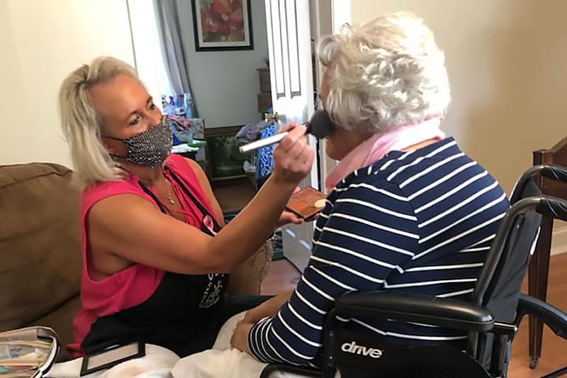 Riverview Hospice and Palliative Care LLC | Patient getting her hair and makeup styled